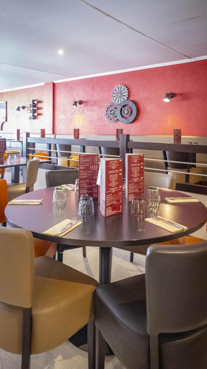 Restaurant à l’ambiance bistrot et aux plats raffinés Oyonnax 